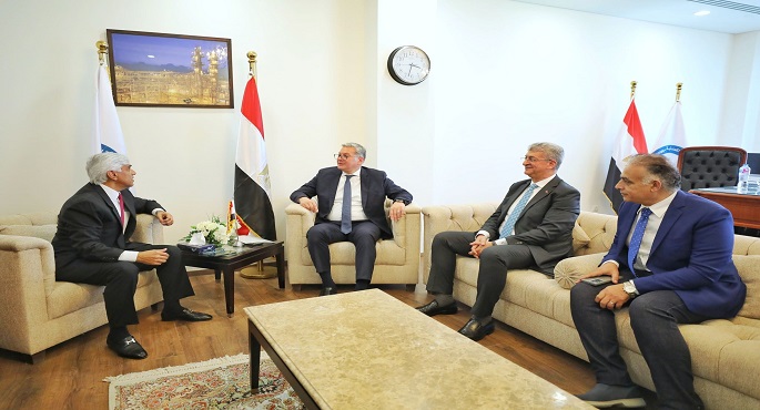وزير البترول: توطين الصناعات المحلية في مقدمة أولويات الحكومة