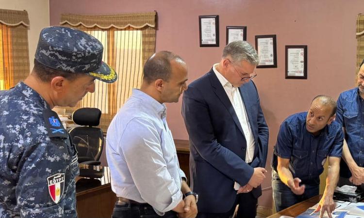 وزير البترول يزور غرفة عمليات “أوسوكو” بجبل الزيت بخليج السويس