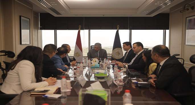 وزير السياحة يبحث مع أحدى الشركات الصينية سبل تطوير السياحة النيلية فى مصر