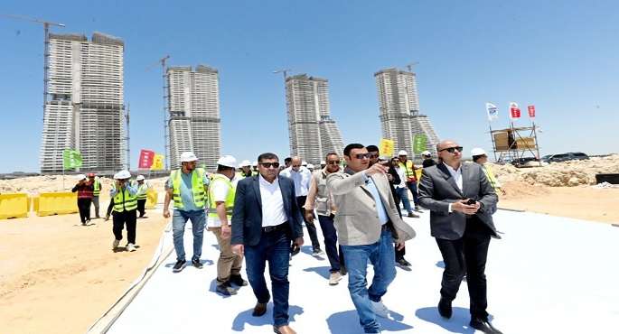 وزير الإسكان يتفقد موقف تنفيذ أبراج “الداون تاون” وبحيرات “العلمين داون تاون لاجون” بالعلمين الجديدة