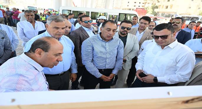 رئيس الوزراء يتفقد مشروع إنشاء محور السادات “كوبرى 45” بالإسكندرية