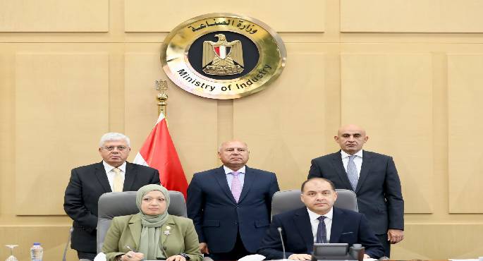 3 وزراء يشهدون توقيع بروتوكول تعاون بين مصلحة الكفاية الإنتاجية وصندوق تطوير التعليم