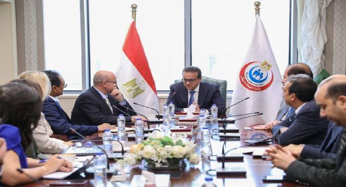 وزير الصحة يلتقى وفد “الصحة العالمية” للاستعداد لتجديد الاعتماد الدولى لهيئة الدواء
