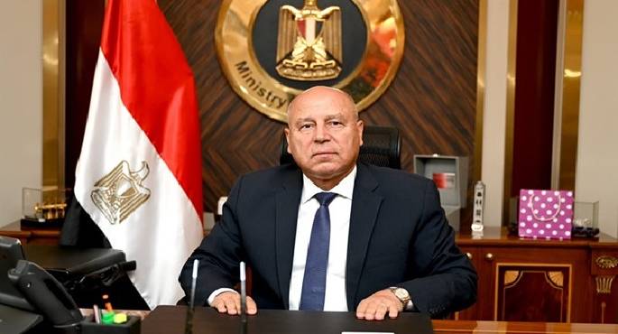 وزير الصناعة يوافق على قبول مصلحة الكفاية الإنتاجية دفعة جديدة من الطلاب
