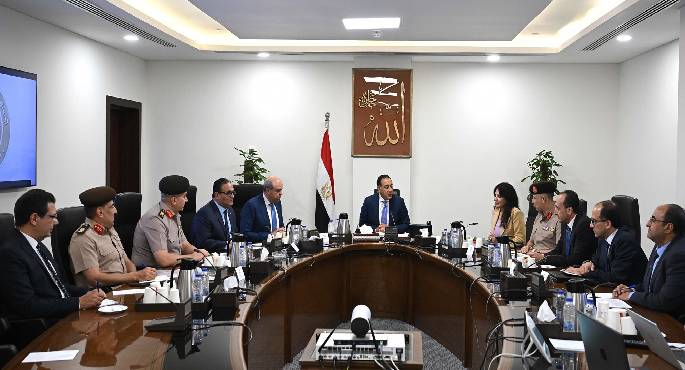 رئيس الوزراء يتابع الإجراءات التنفيذية لمشروع “مبنى 4 ” بمطار القاهرة الدولى