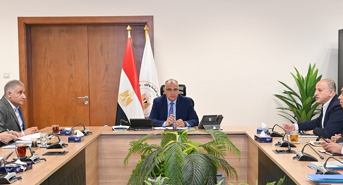 وزير الرى يؤكد أهمية تعزيز الفهم الشامل وتحسين أداء منظومة محطات رفع المياه