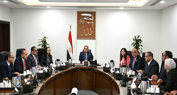 رئيس الوزراء: إحياء الحرف التراثية واليدوية أحد الملفات المهمة التى توليها الحكومة أولوية