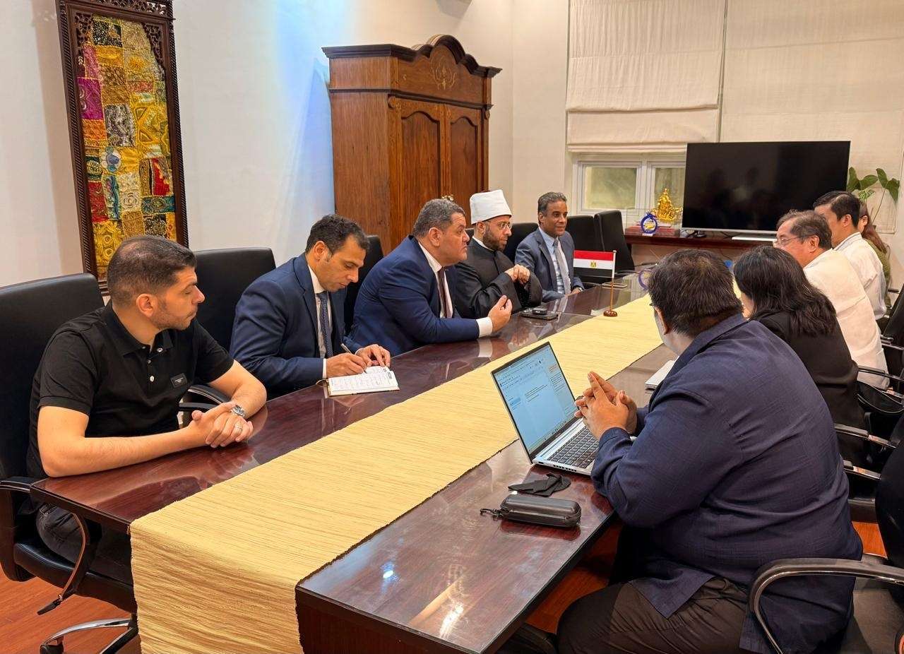 وزير الأوقاف يبحث مع وزير الصحة الفلبيني التعاون في مجال التمريض والدواء