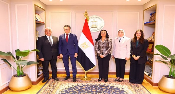 وزيرة التضامن الاجتماعى تلتقى رئيس بعثة اللجنة الدولية للصليب الأحمر