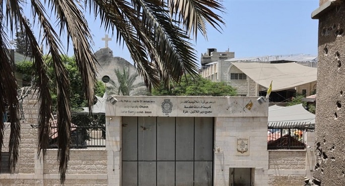 بابا الفاتيكان يطالب نتنياهو بوقف الحرب بعد قصف كنيسة فى غزة