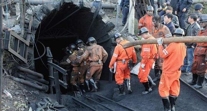 مصرع شخص ومحاصرة عدة أشخاص آخرين جراء انهيار منجم فحم شرق الهند