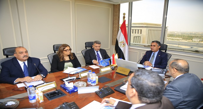 وزير التموين يؤكد أهمية المتابعة الدقيقة لنشاط إنتاج الخبز البلدى