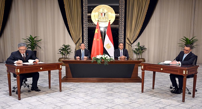 مدبولى ولى تشيانج يشهدان مراسم توقيع مجموعة وثائق لتعزيز التعاون المشترك بين مصر والصين