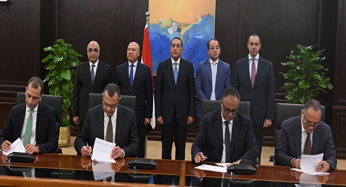 رئيس الوزراء يشهد توقيع عقدي تسوية ودية لمنازعات تتعلق بعدد من الشركات الاستثمارية