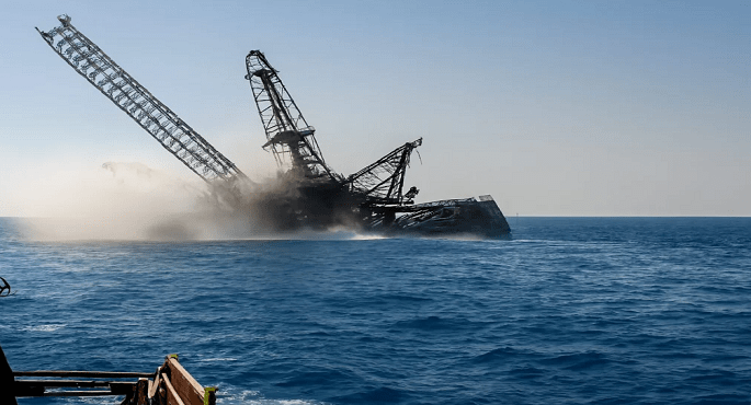 وزير الصحة ووزير البترول ووزير العمل يتابعون تداعيات حادث بارجة خليج السويس