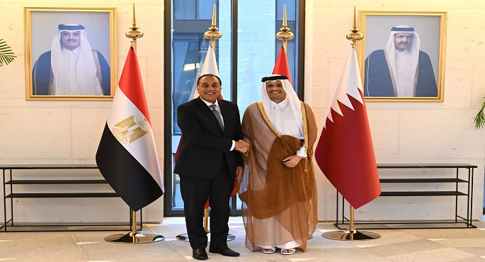 رئيس الوزراء يبحث مع نظيره القطرى دعم الاستثمارات المشتركة