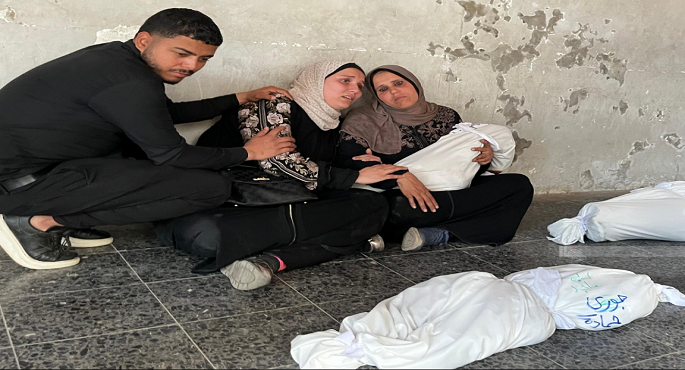 6 شهداء بينهم طفل في غارة للاحتلال على عيادة طبية وسط مدينة غزة