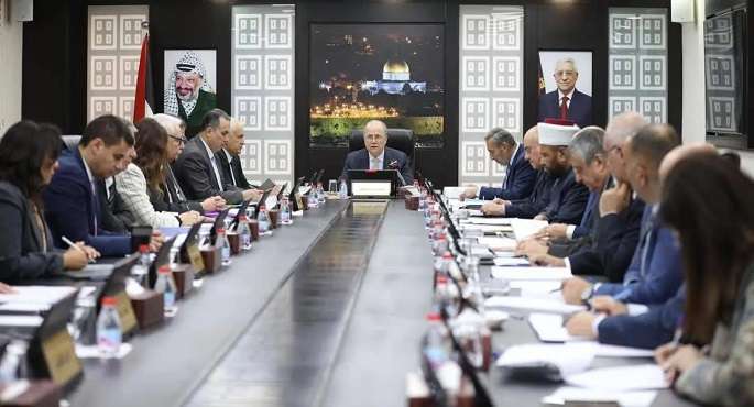 مجلس الوزراء الفلسطينى يطالب بالضغط على حكومة الاحتلال لوقف القتل اليومى والتجويع بغزة