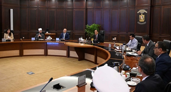 مدبولى يوجه بمراجعة أعمال الصيانة بجميع الطرق