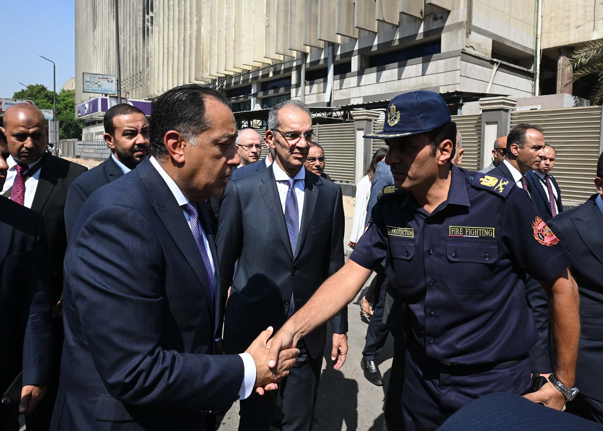 رئيس الوزراء يتفقد سنترال رمسيس ويستعرض تقريرًا مع وزير الاتصالات بشأن عودة الخدمات