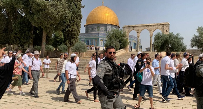 مستوطنون إسرائيليون يقتحمون المسجد الأقصى