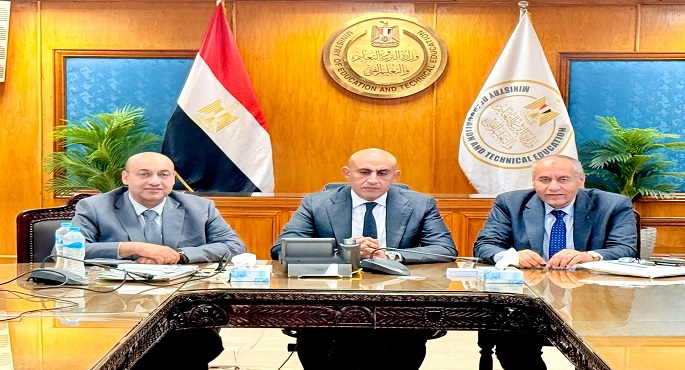 التعليم تستعرض تقرير غرفة العمليات في عاشر أيام امتحانات الثانوية العامة