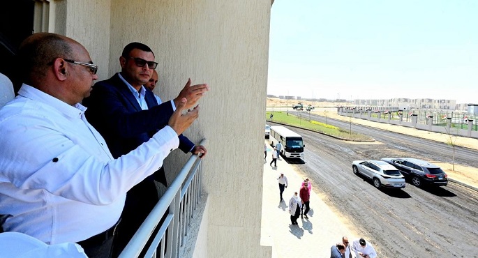 وزير الإسكان يتفقد وحدات المبادرة الرئاسية “سكن لكل المصريين” ومحطة مياه بمدينة أكتوبر الجديدة
