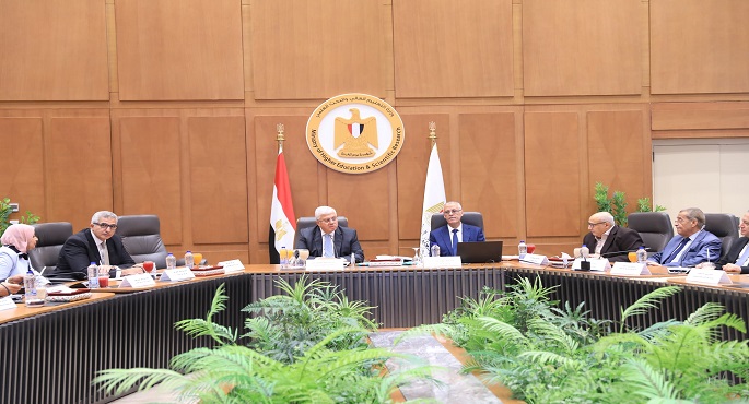 وزير التعليم العالى يؤكد تقديم الجامعات الأهلية برامج تناسب متطلبات التنمية بالإقليم الجغرافى لكل جامعة