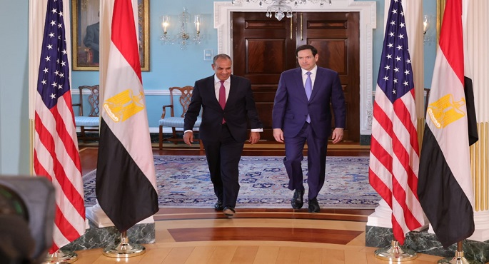 وزير الخارجية يبحث مع نظيره الأمريكى العلاقات الثنائية والقضايا الإقليمية والدولية