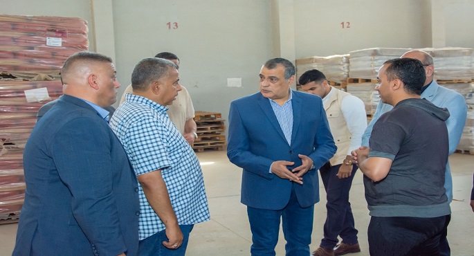 وزير الدولة للإنتاج الحربى يتفقد خطوط الإنتاج بشركة هليوبوليس للصناعات الكيماوية