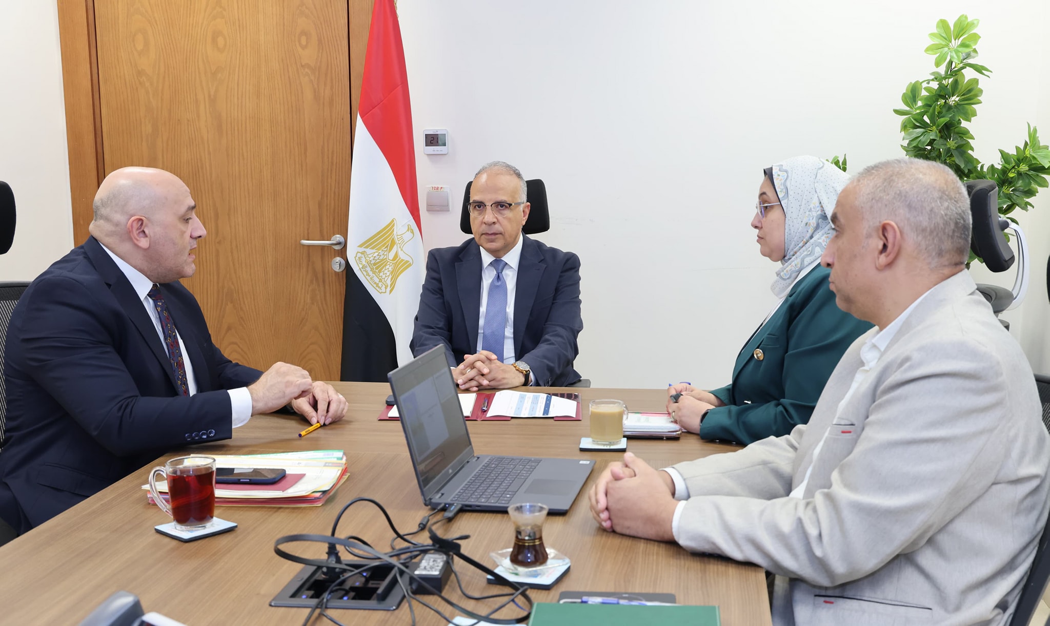 وزير الرى يؤكد أهمية استثمار أملاك الوزارة فى دعم الخزانة العامة للدولة