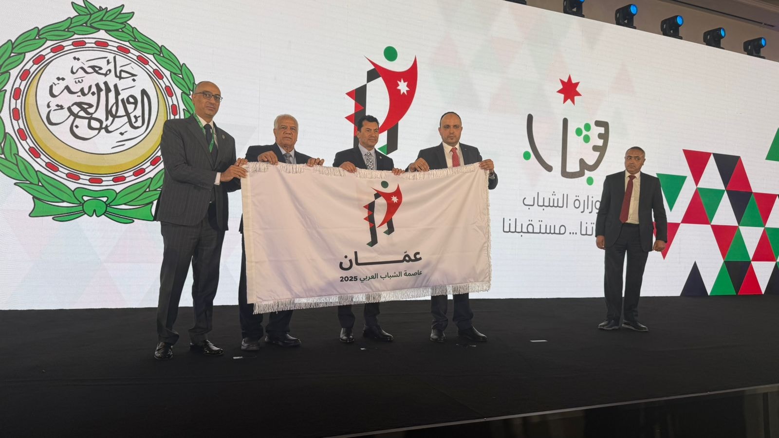 وزير الرياضة يشارك في تدشين “عمّان عاصمة الشباب العربي 2025”