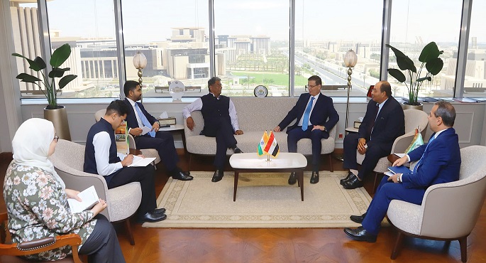 وزير الزراعة يبحث مع السفير الهندى الجديد بالقاهرة تعزيز التعاون الزراعى المشترك