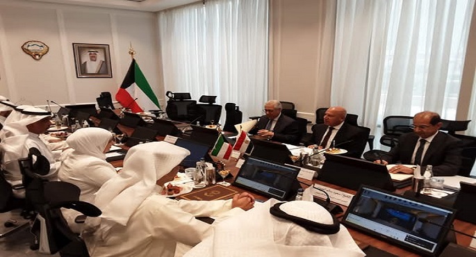 بالصور..وزير الصناعة والنقل يعقد سلسلة لقاءات بالكويت لتعزيز التعاون المشترك وتنفيذ مشروعات تنموية