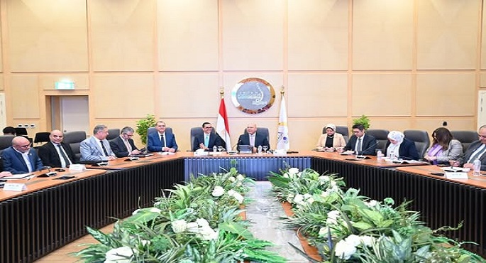 وزير الصناعة والنقل يستعرض مع مصنعى السيارات التعديلات الجديدة فى البرنامج الوطنى لتنمية صناعة السيارات