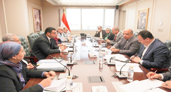 وزيرا الكهرباء والإسكان يبحثان تعزيز التعاون في مشروعات الطاقة المتجددة