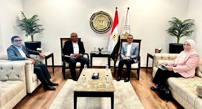 وزير الاستثمار يستعرض دور قطاع التشييد والبناء فى توفير احتياجات السوق المحلى والخارجى