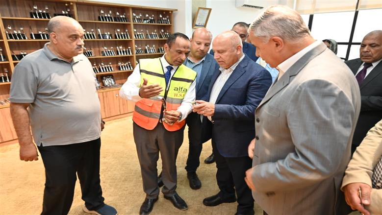 وزير الصناعة والنقل يتفقد موقع مجمع “مرغم 3” الجارى إنشاؤه بالإسكندرية