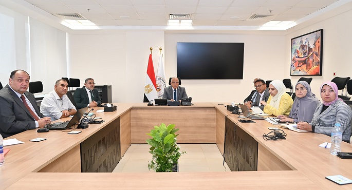 وزير الرى يتابع أعمال قطاع المياه الجوفية وإجراءات تحقيق الإدارة الرشيدة للمياه الجوفية فى مصر