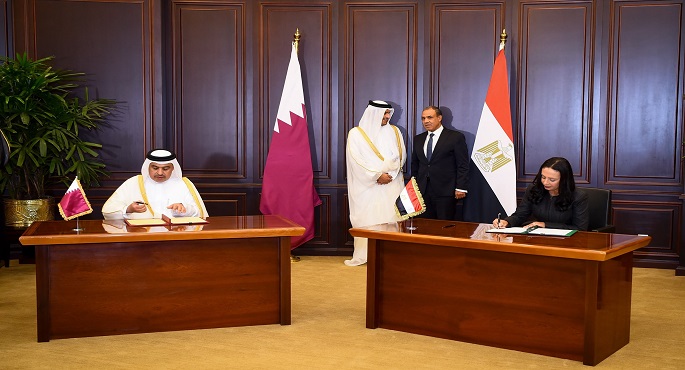 وزيرة التضامن ووزير المالية القطرى يوقعان مذكرة تفاهم للتعاون بين البلدين