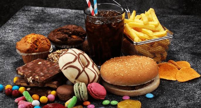 دراسة: الأطعمة المصنعة تزيد خطر الإصابة بالسرطان