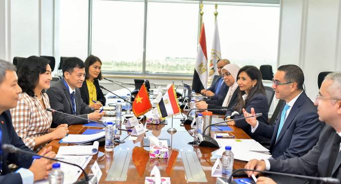 وزير الاستثمار والتجارة الخارجية يستقبل نائبة وزير الصناعة والتجارة الفيتنامى