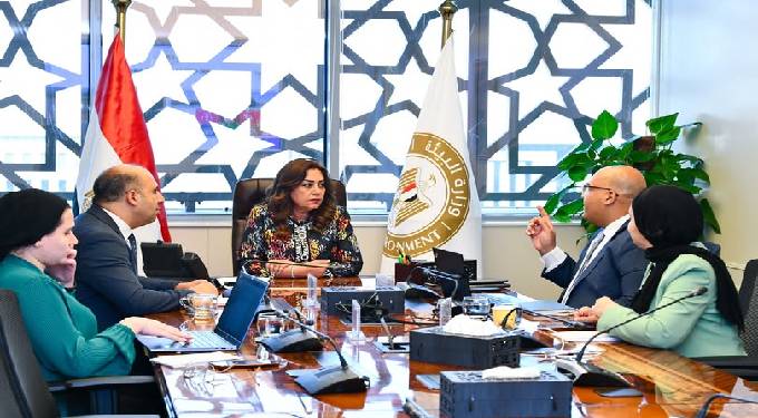 وزيرة التنمية المحلية تستعرض جهود البرنامج الوطني لإدارة المخلفات الصلبة وإنجازاته