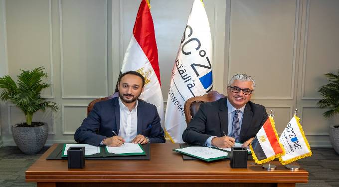 رئيس اقتصادية قناة السويس يوقع عقد إنشاء مصنع “نيل أورميه التركية لصناعة المنسوجات