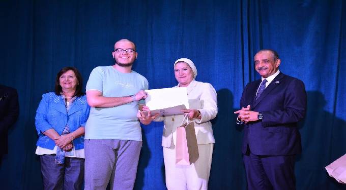 “المجلس القومي للطفولة والأمومة” يكرم أوائل الثانوية العامة بأقسامها المختلفة