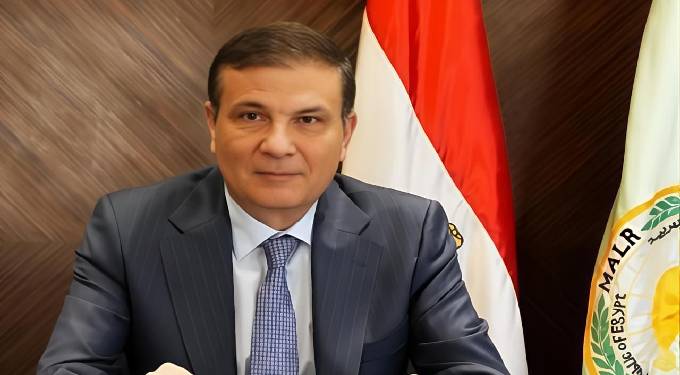 وزير الزراعة يكلف أجهزة الوزارة بالمرور الدائم والمفاجئ على المديريات والإدارات والجمعيات الزراعية