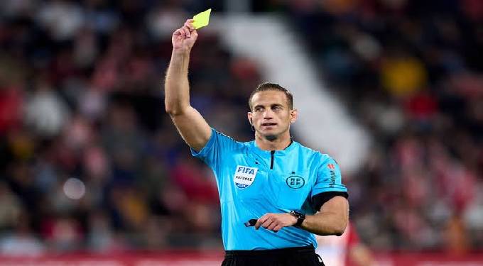 الإسبانى خابير روخاس حكما لمباراة الأهلى وبيراميدز فى الدورى