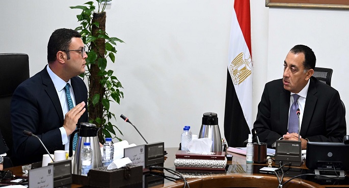 رئيس الوزراء يتابع مع وزير الإسكان موقف “سكن لكل المصريين” ومبادرة “بيتك فى مصر” المقرر طرحها للمصريين بالخارج