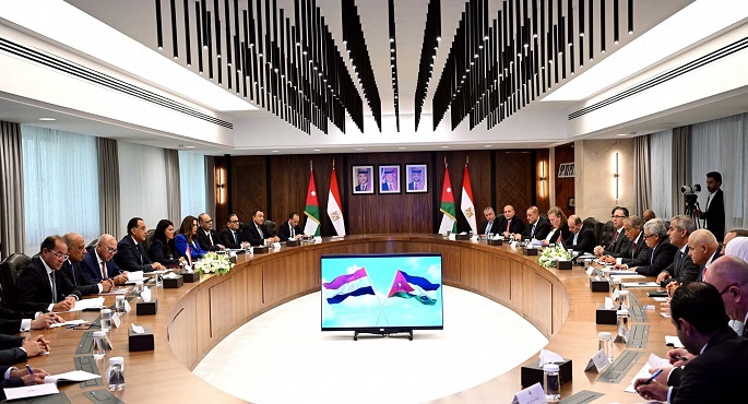 الوزراء المصريون والأردنيون يؤكدون رغبتهم فى تعزيز التعاون المشترك فى شتى المجالات