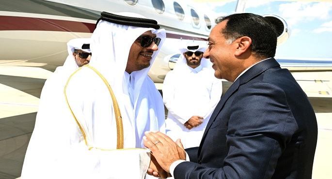 رئيس الوزراء يستقبل رئيس وزراء وزير خارجية قطر بمطار العلمين الدولى
